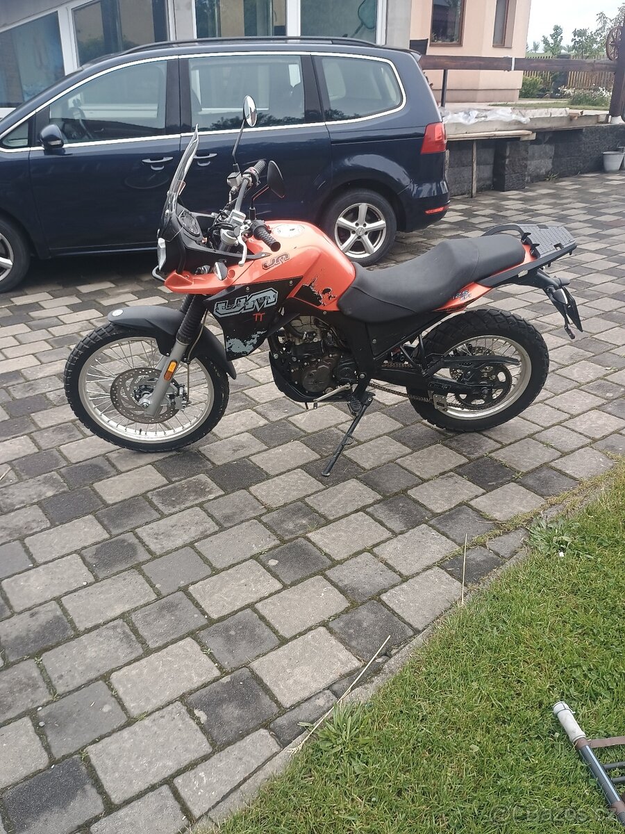 UM DSR 125 adventure TT