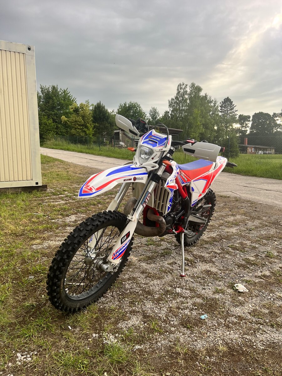 Beta 300 Xtrainer| 52mth | 2022 | zvednuta