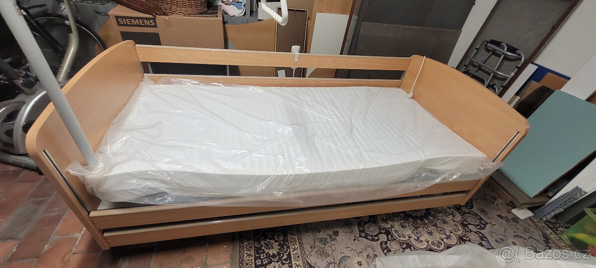 Elektrická zdravotní polohovací postel PLE-P90-0 - 2