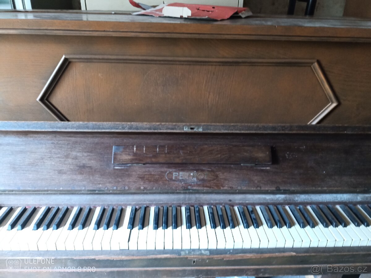 Piano Petrof - 2