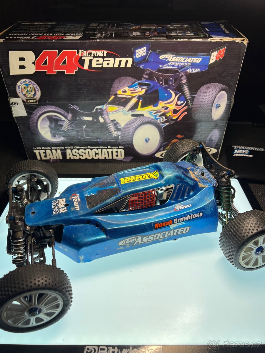Team Associated B44 - 2