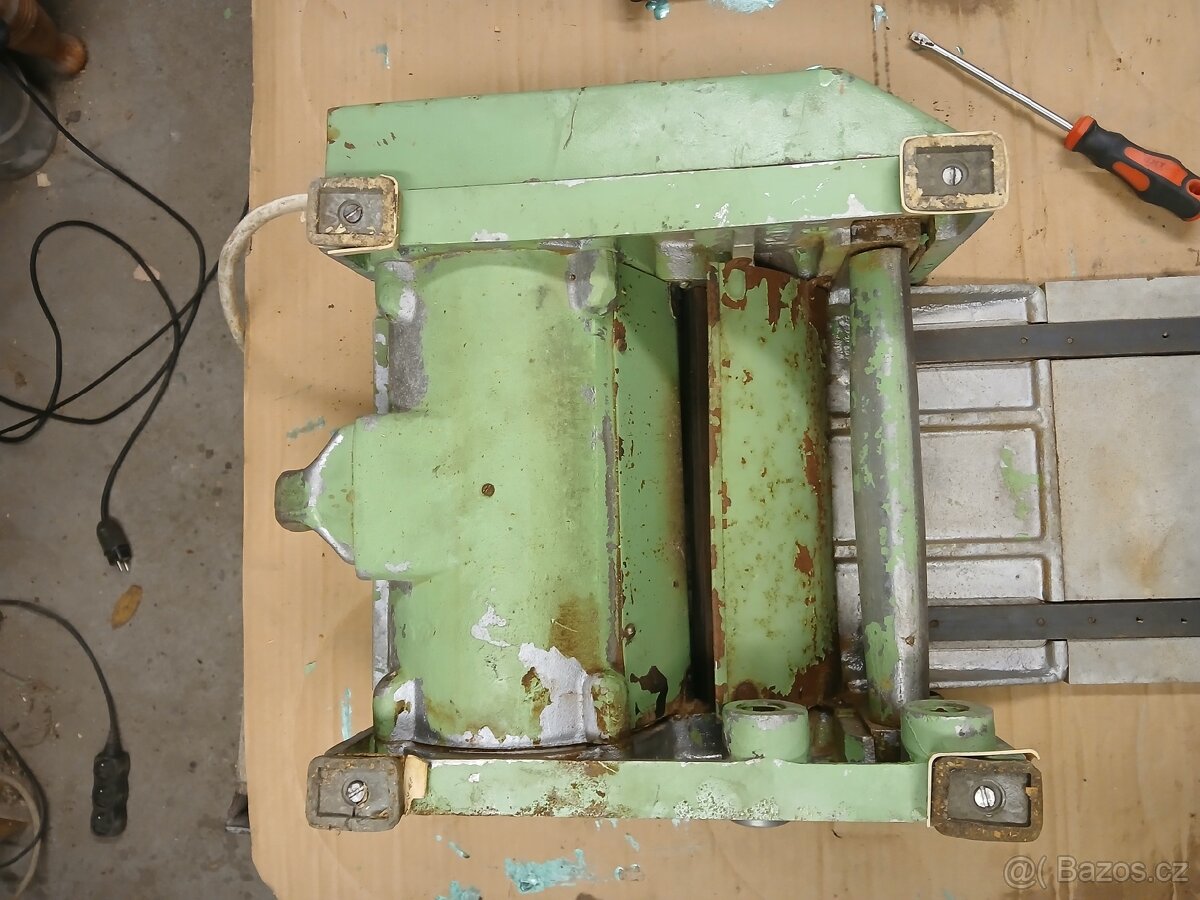 Tesařský hoblík - 2