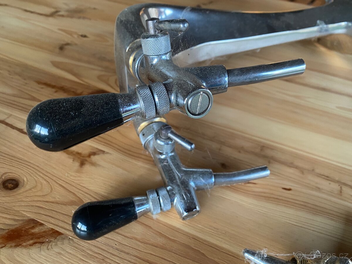 Kovový výčepní stojan ,,cobra,, vč 4kohoutů - 2