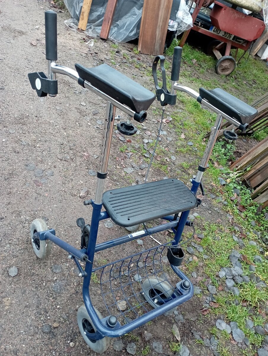 Chodítko pro dospělé - 2