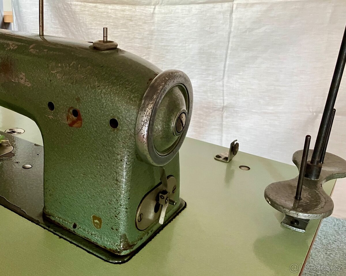 Šicí stroj Minerva - 2