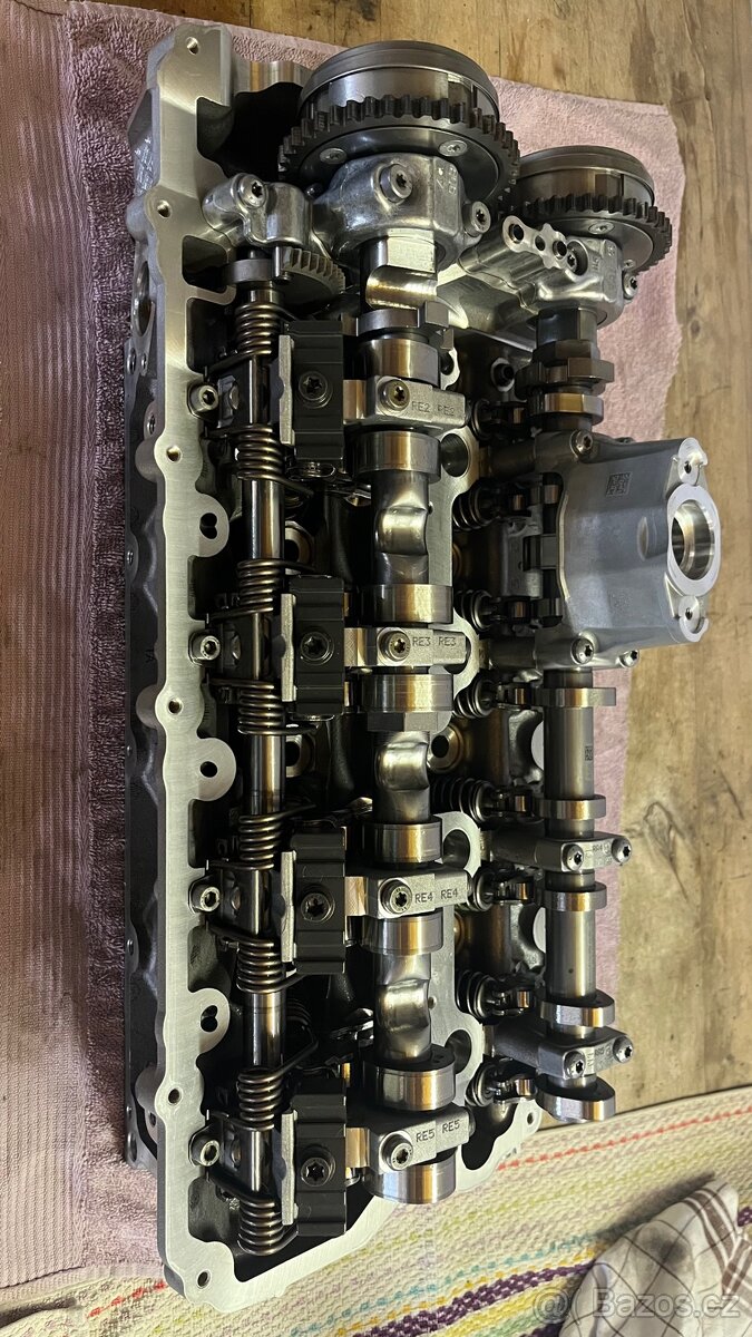 Hlavy motoru BMW N63B44 Twin Turbo - 2
