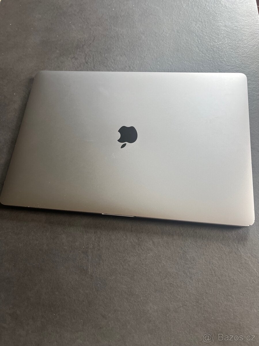 MacBook Pro 16″ (2019, Intel, 2TB SSD) - 2