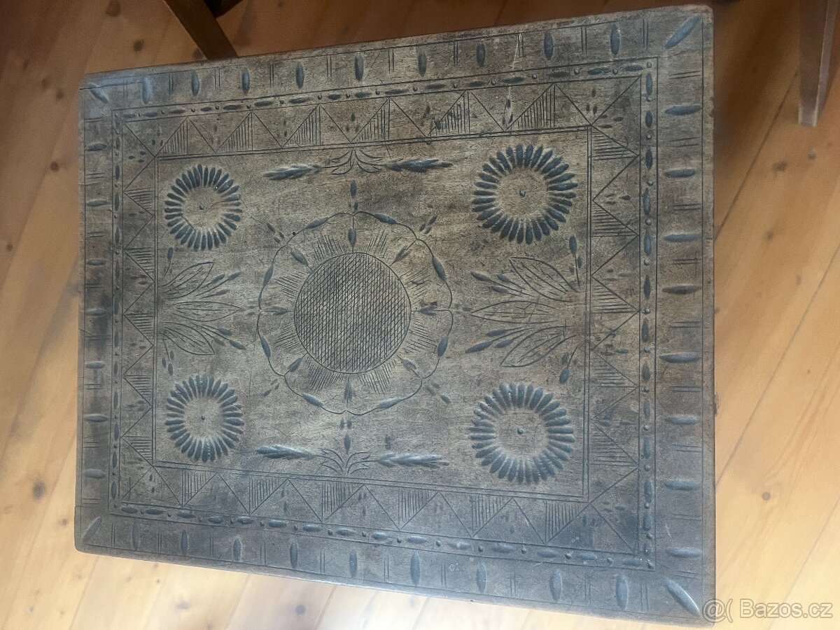 Stolek a dvě židličky - 2