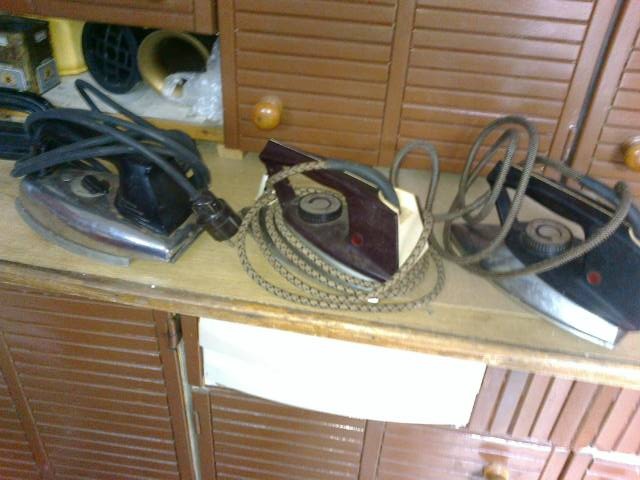 Žehličky staré 7 ks - 2