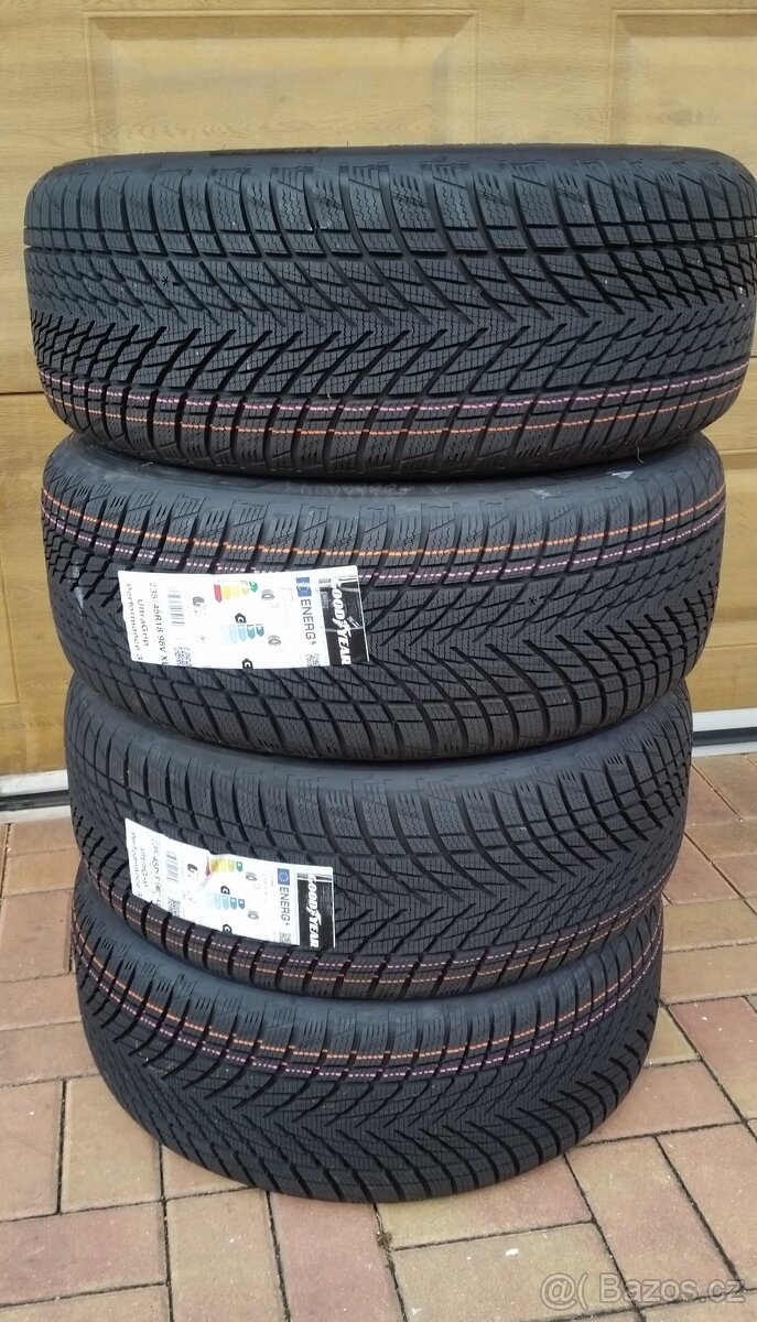 NOVÁ zimní sada ŠKODA SUPERB 3 4 5x112 R18 také Passat B8 9 - 2