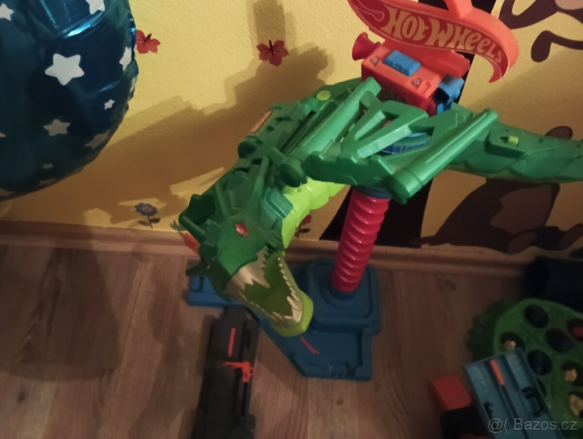 Hot wheels - dračí útok ze vzduchu - 2