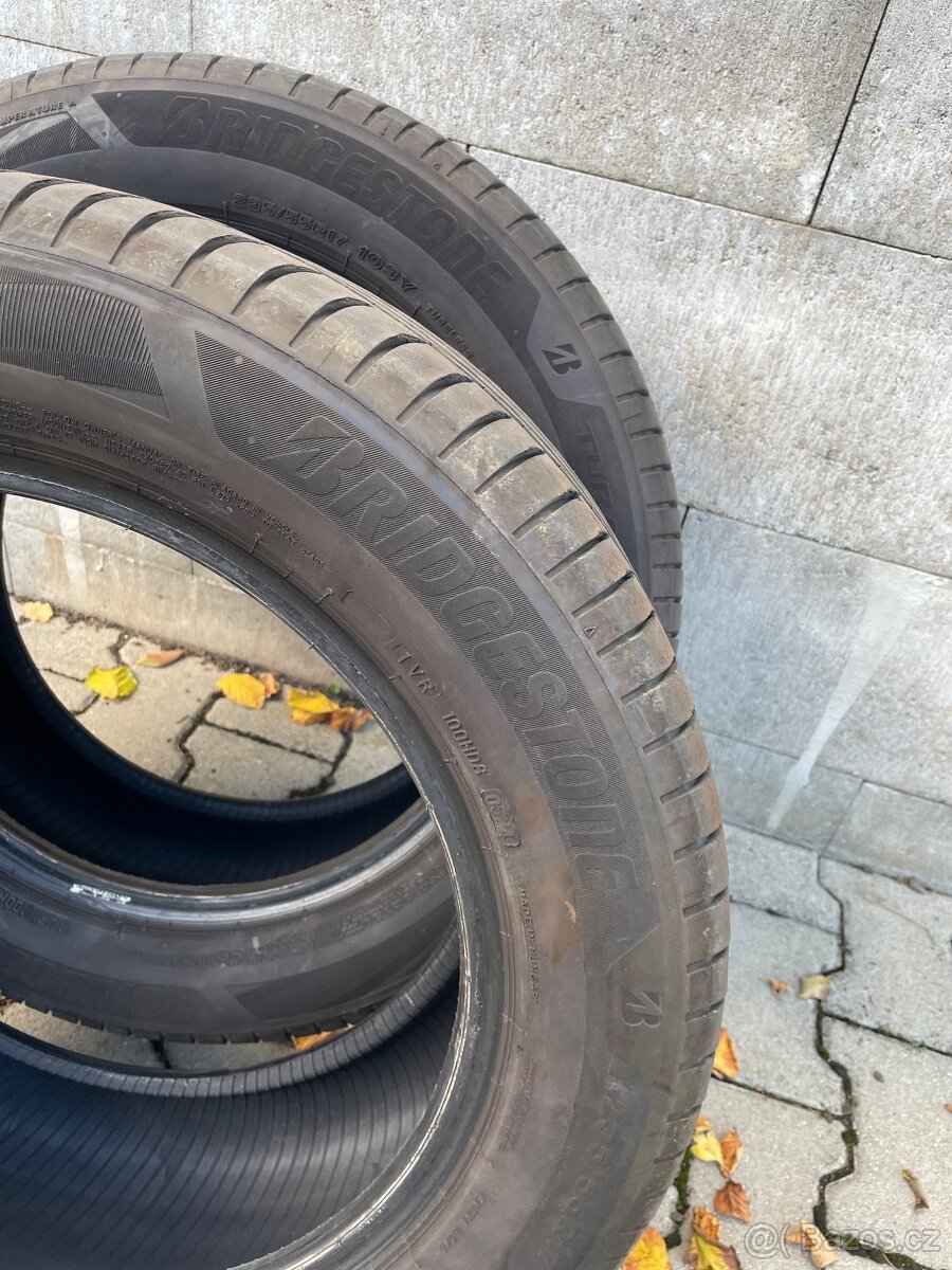 Letní pneu 235/60 r17 - 2
