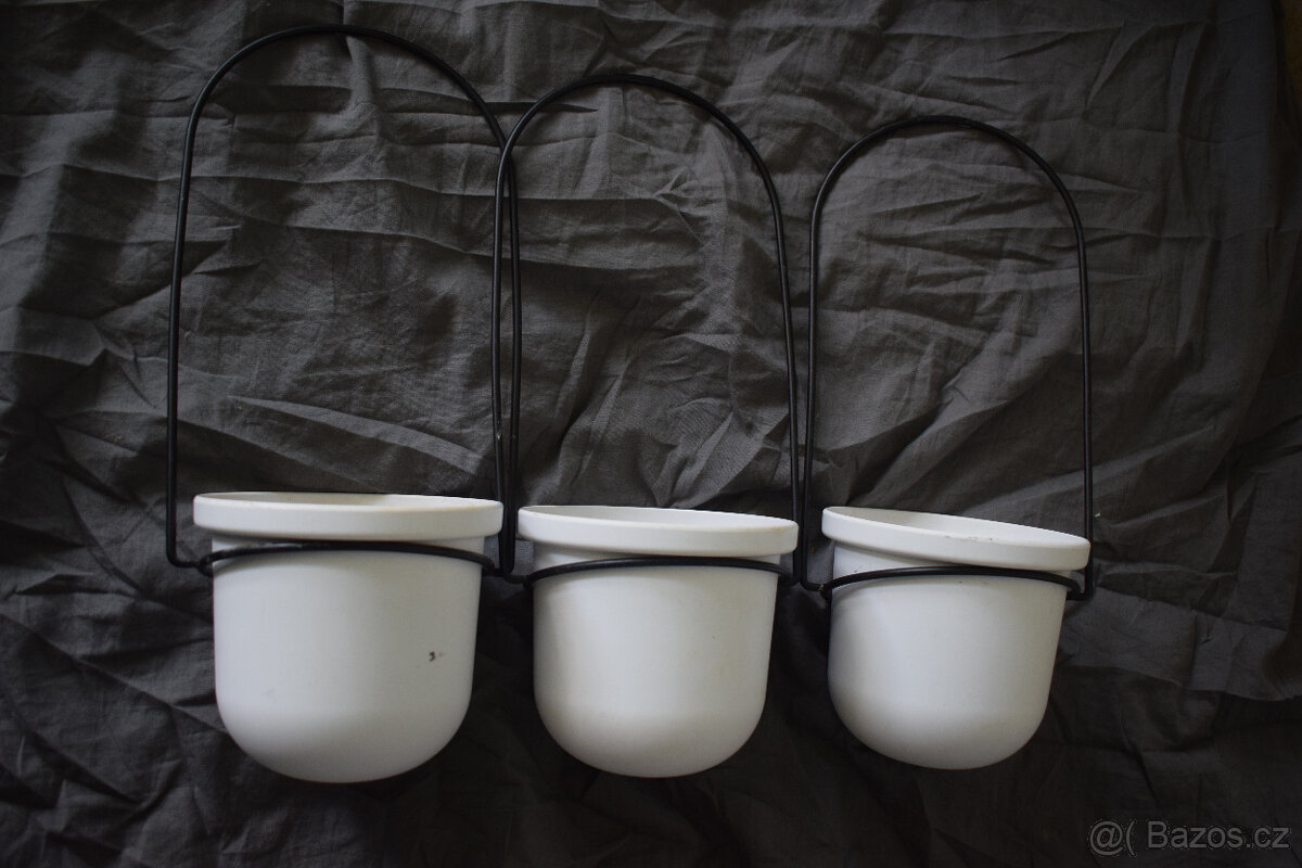 3 závěsné obaly na květináče na kovové konstrukci - 2