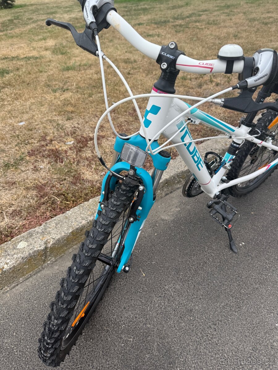 CUBE 24” dětské kolo - bílá tyrkysová - 2