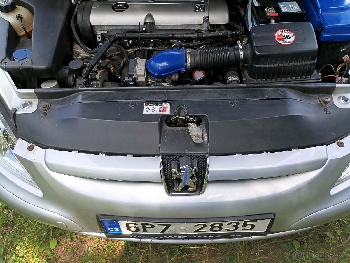 Peugeot 307CC se stahovací střechou - 2