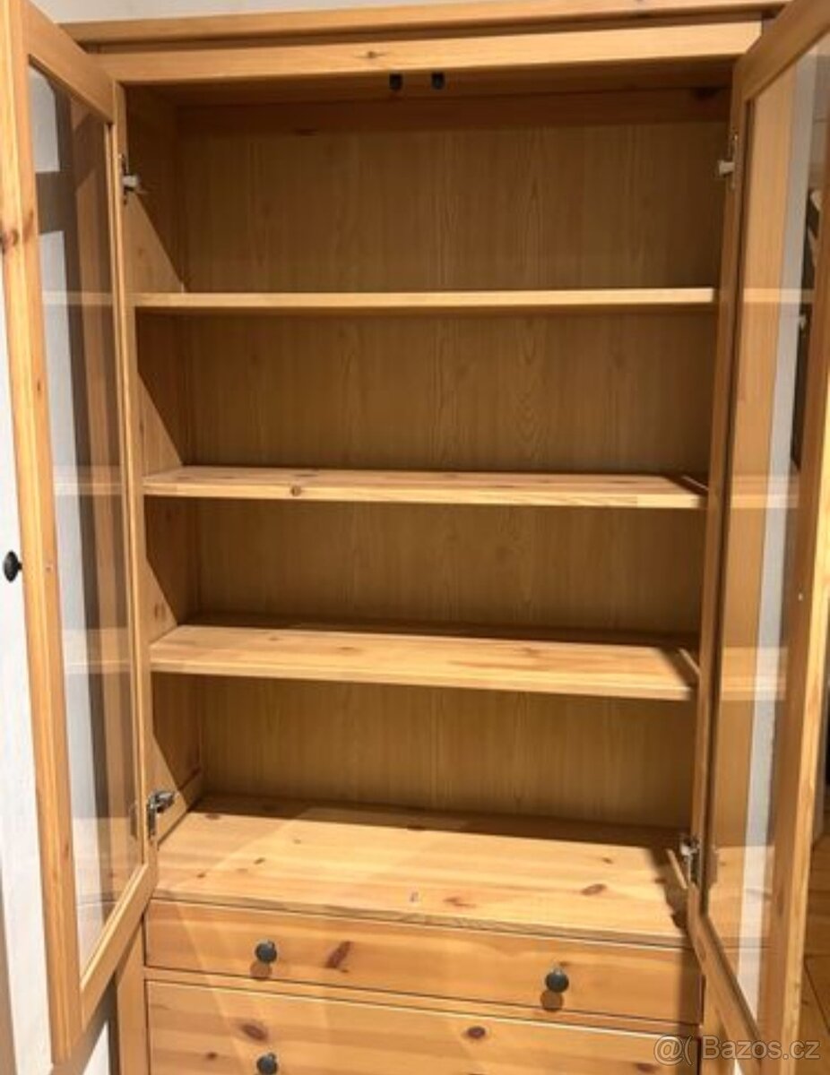VITRÍNA IKEA HEMNES V PŘÍRODNÍM PROVEDENÍ - 2
