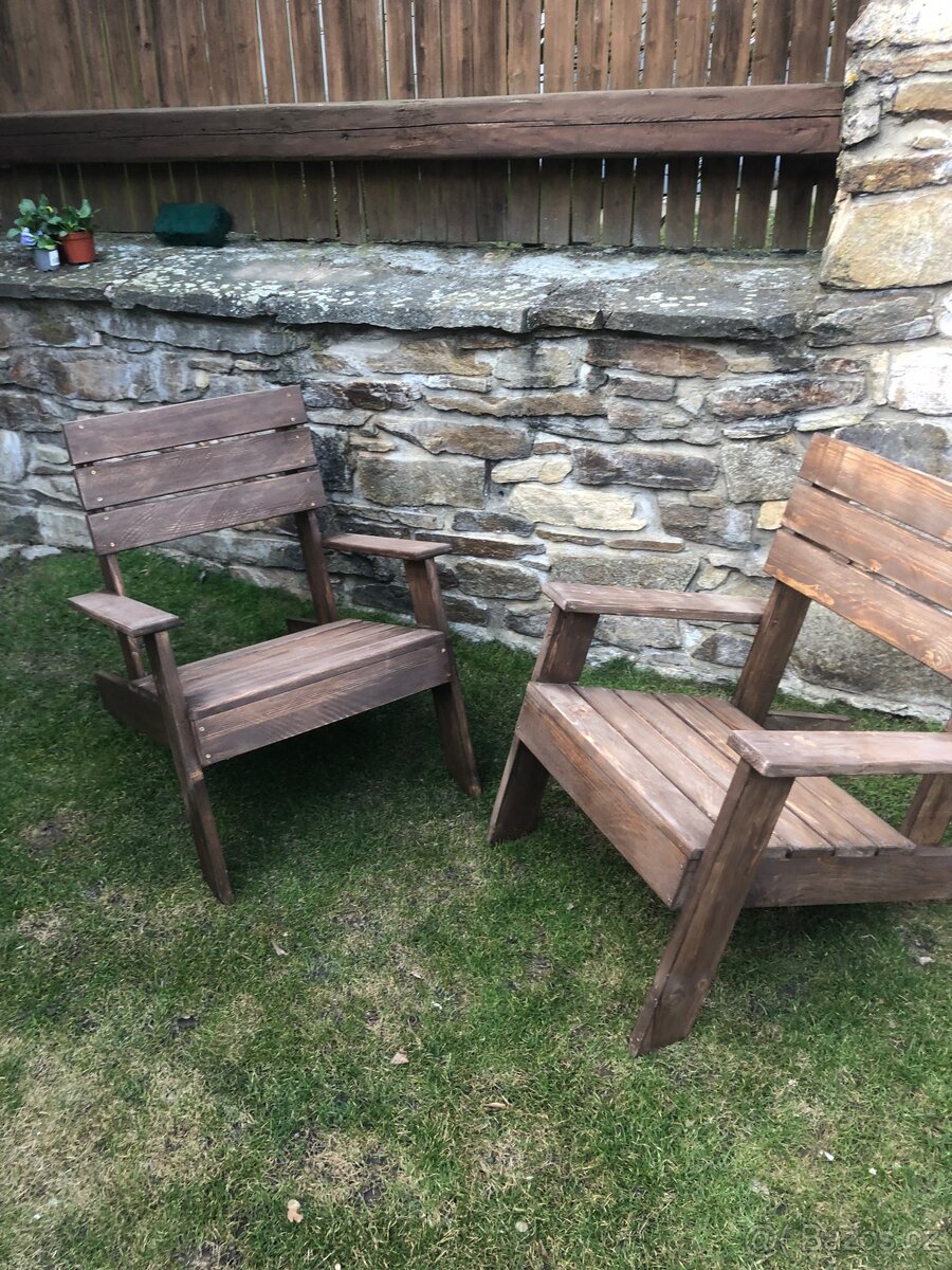 Prodávam dvě rustikální křesla - 2