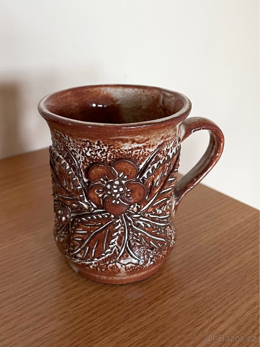 Keramicky hrnecek / 80,- - 2