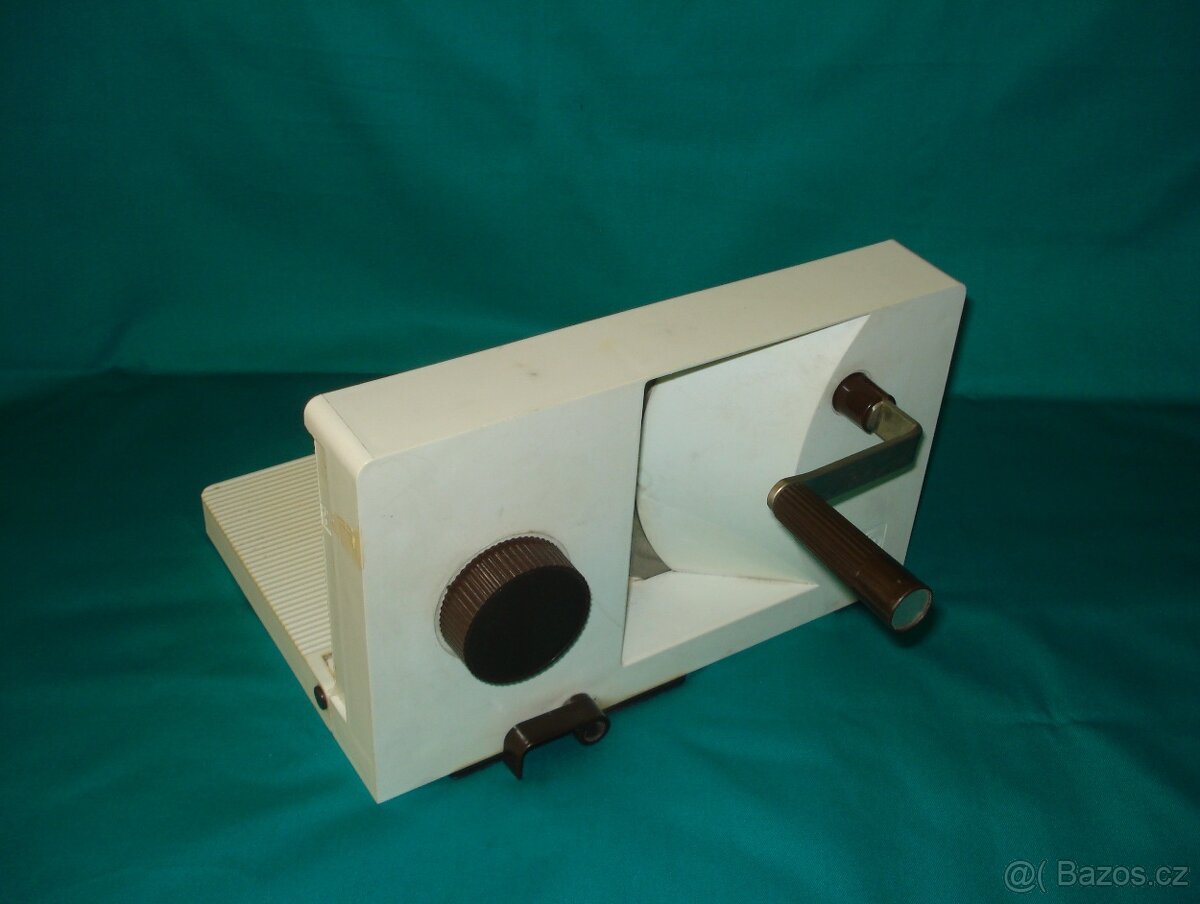 Kráječ na chleba, ruční - 2