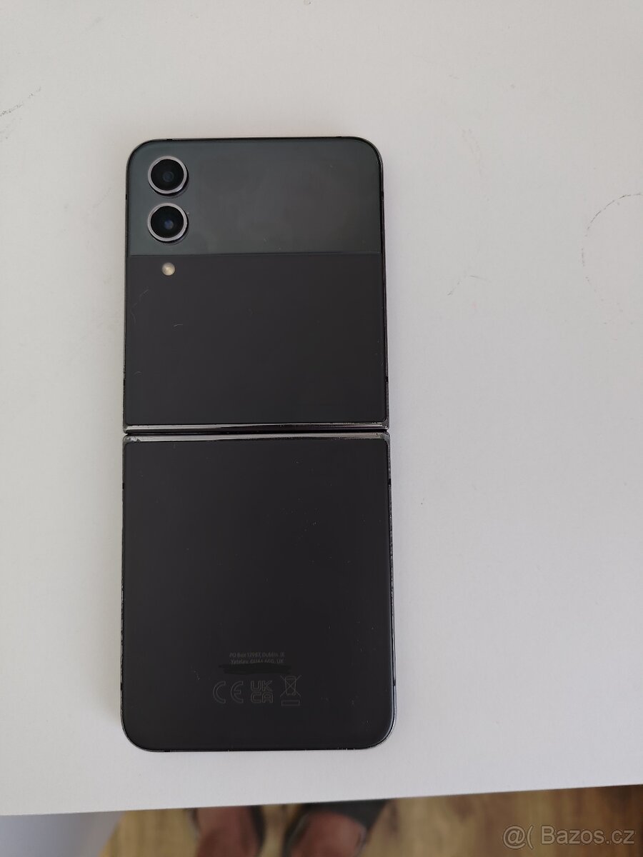 Samsung Galaxy Z Flip 4 - 2