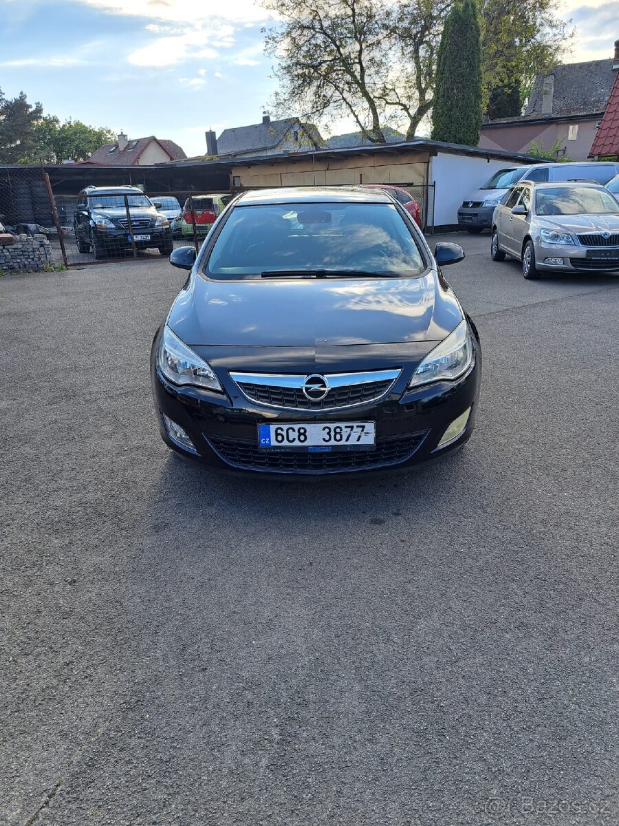 Opel Astra 1.6 benzín 85kW - 2