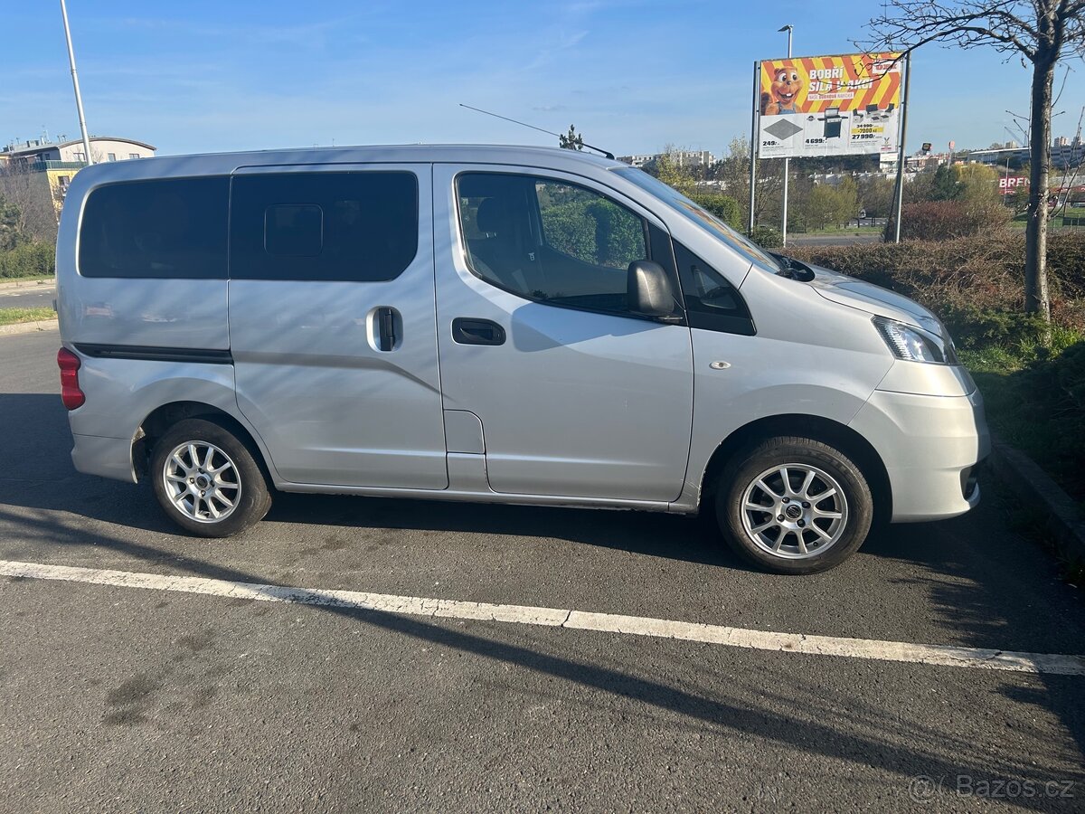 Nissan NV200 7 místně - 2