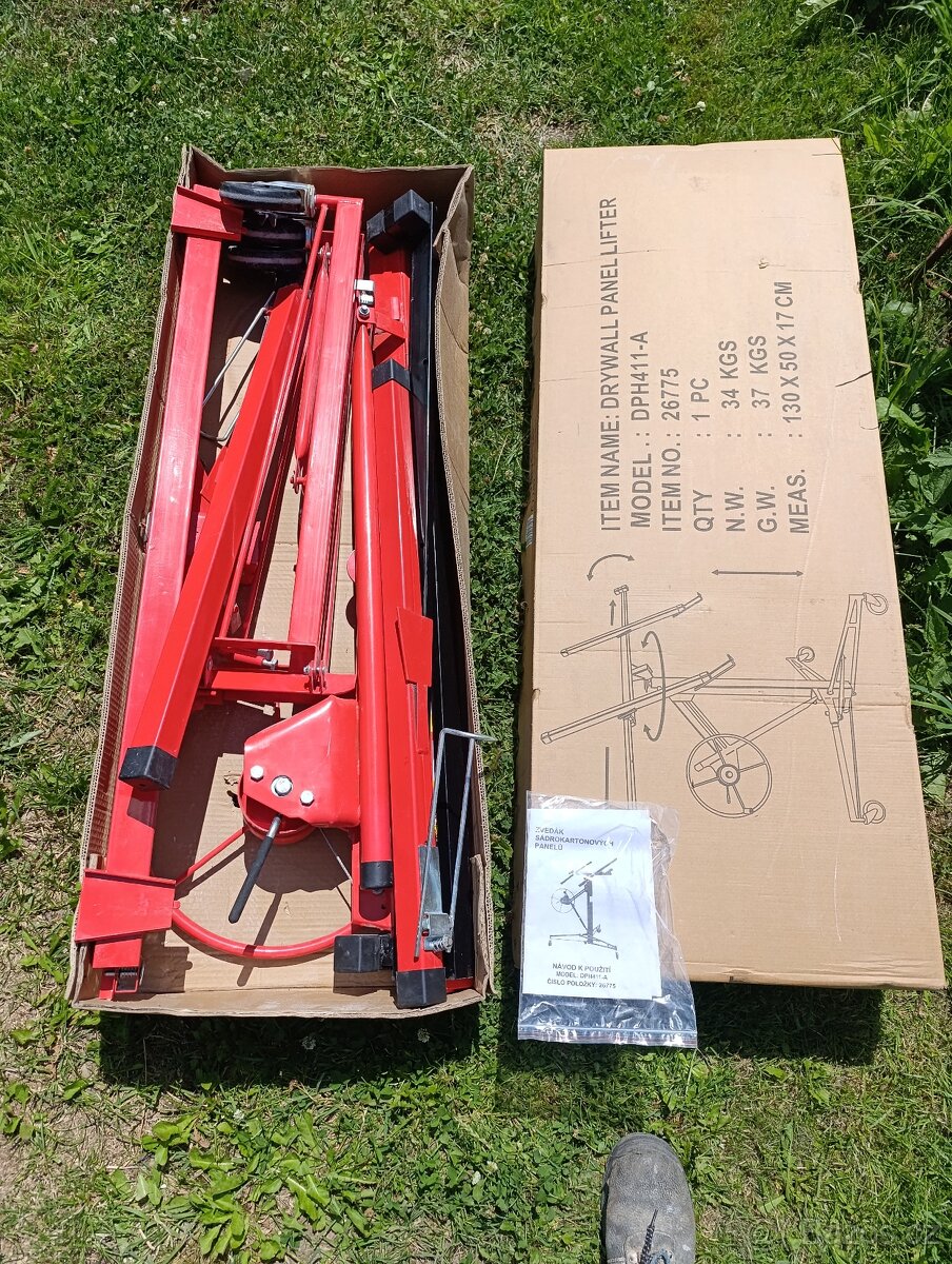 Zvedák sádrokartonových desek - 2