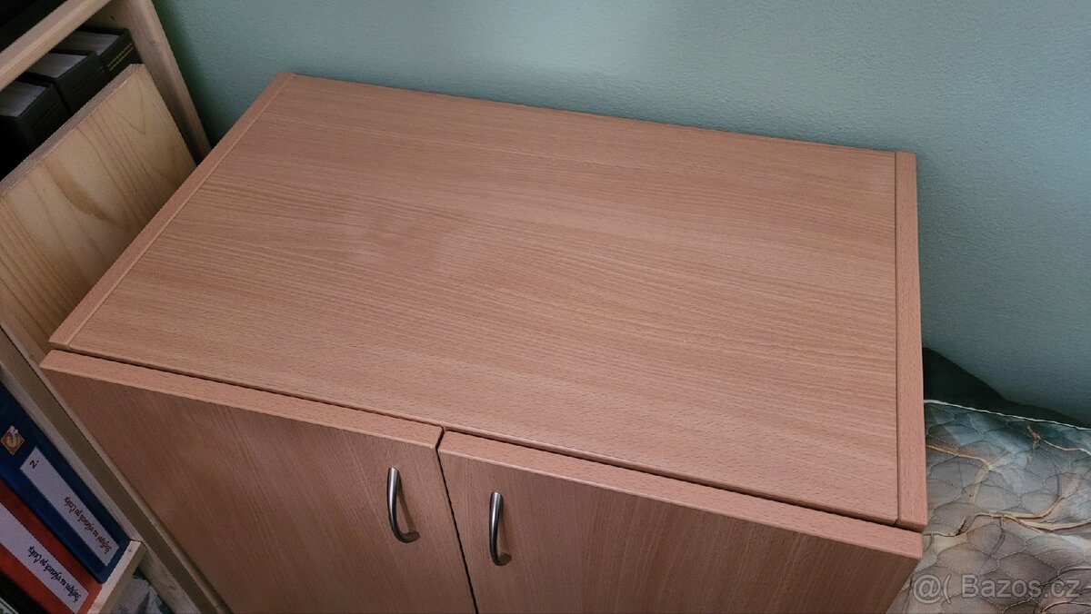 Skříňka z laminátu - 2