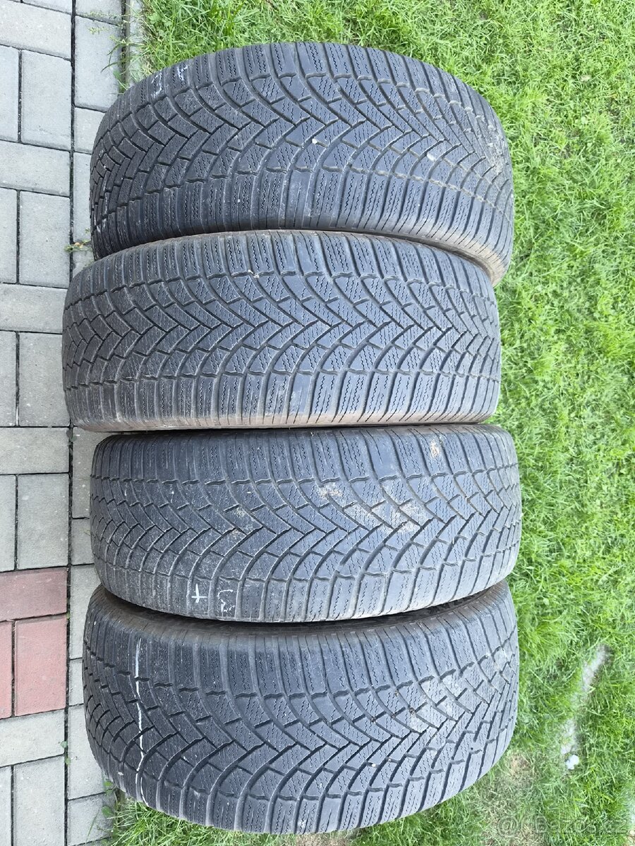 Bridgestone 235/55/18 - 2