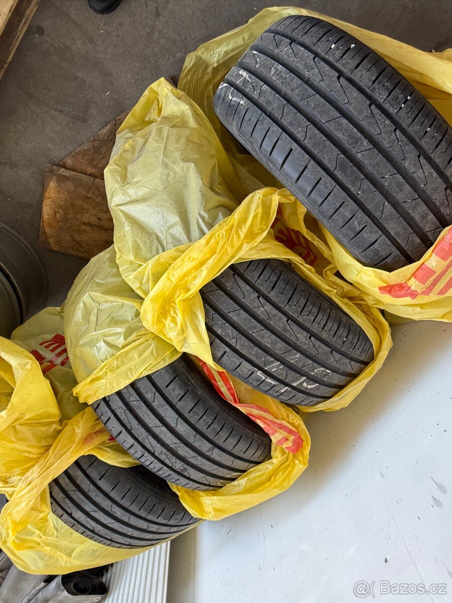 Letní pneu 215/45/18 Hankook - 2