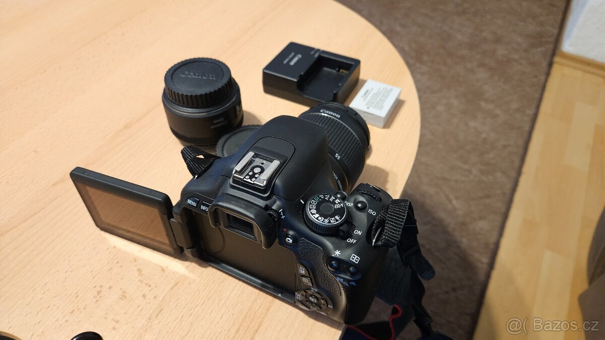 Nabizim krásný a kvalitní fotoaparát zrcadlovku Canon - 2