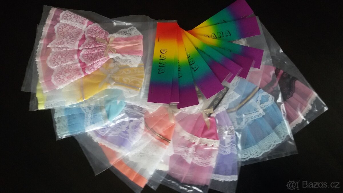 Šaty na panenky Barbie - 2