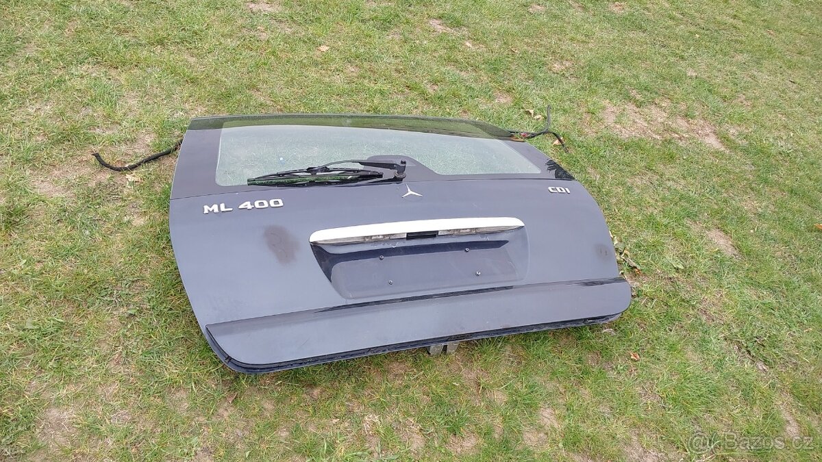 Mercedes ML - Dveře kufru černé - 2