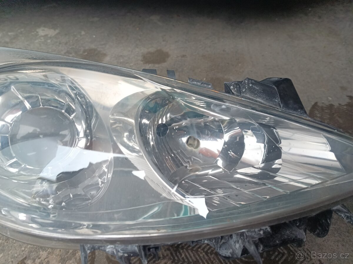 Peugeot 307 pravé přední světlo - 2