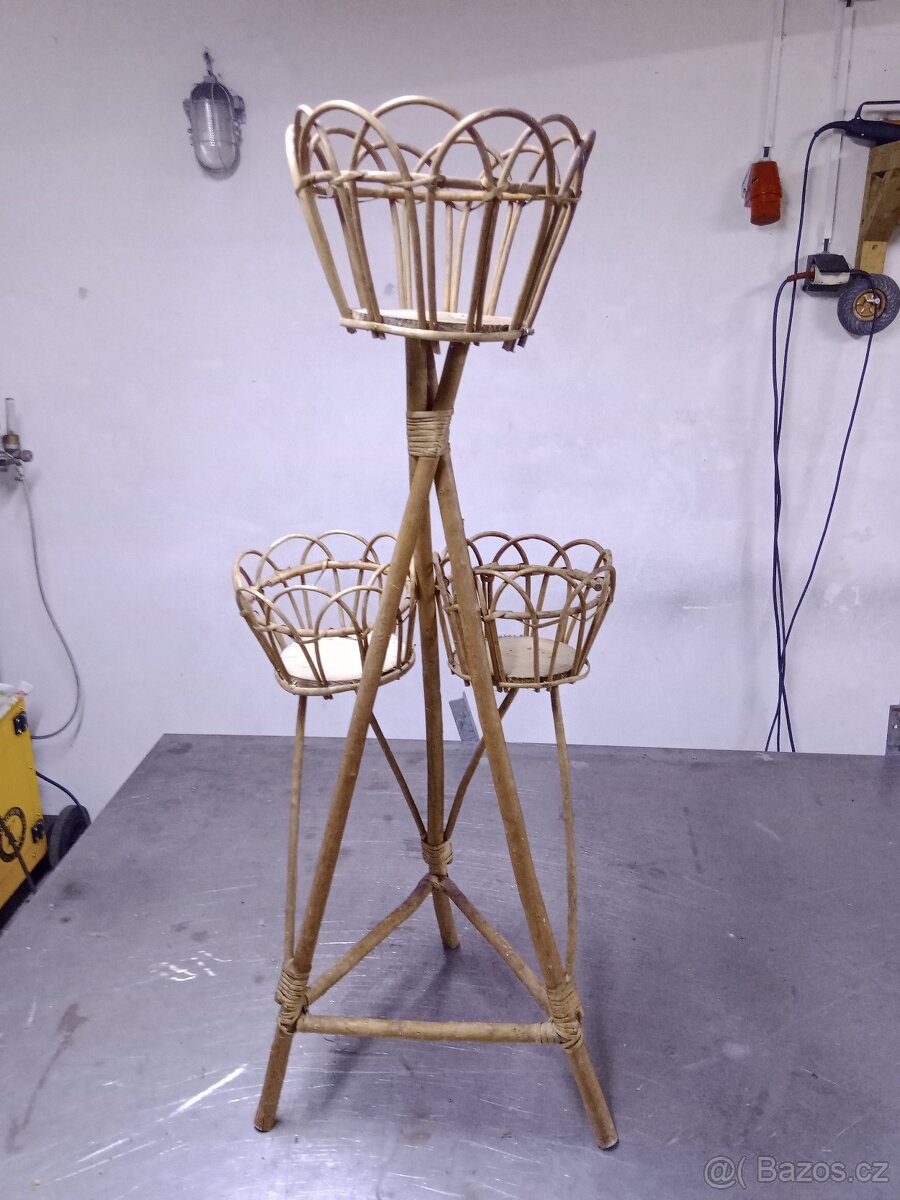 RETRO STOJAN NA KVĚTINÁČE - 2