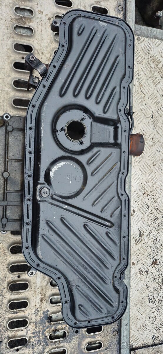 Olejova vana audi A6 4F A4 8E 3.0 tdi ASB - 2