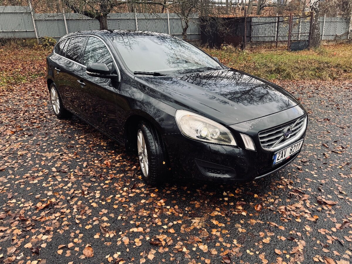 Volvo V60 2,4 D5 AWD, Automatická převodovka - 2