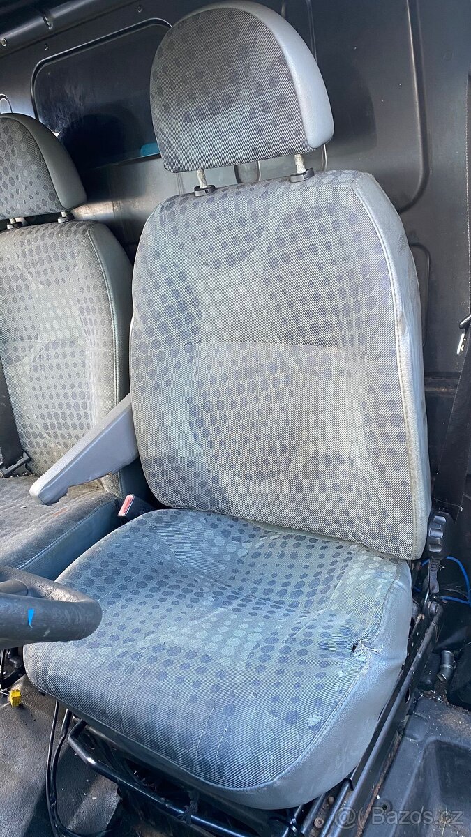 Ford Transit mk7 - sedadlo řidiče - 2