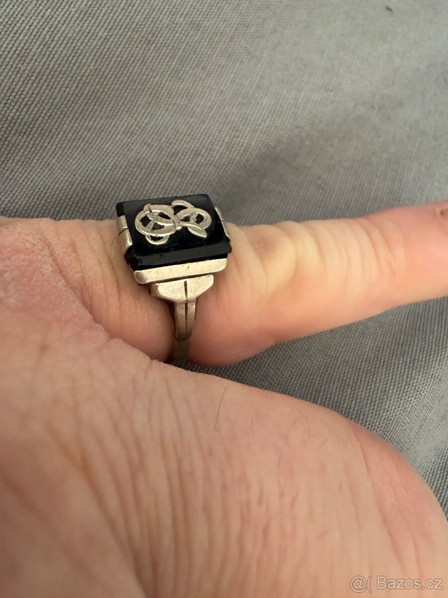 Stříbrný prsten - 2