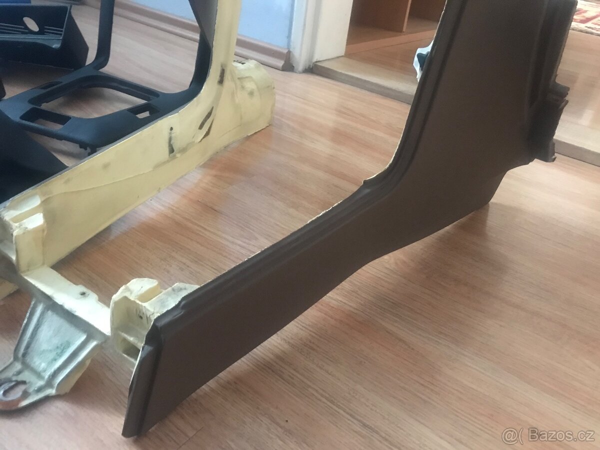 Přední prostřední uložený prostor BMW E36 - 2