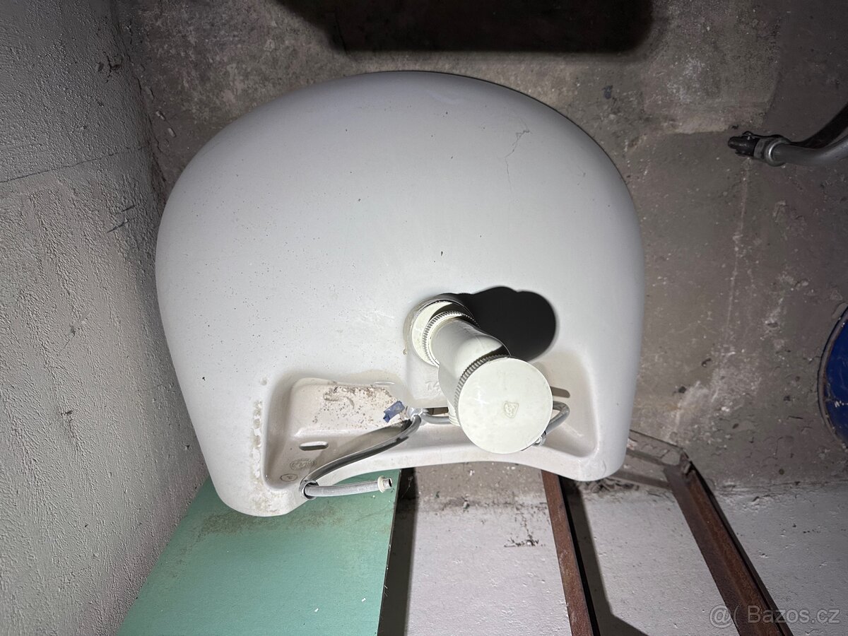 Umyvadlo-panelak cca 1985 - 2