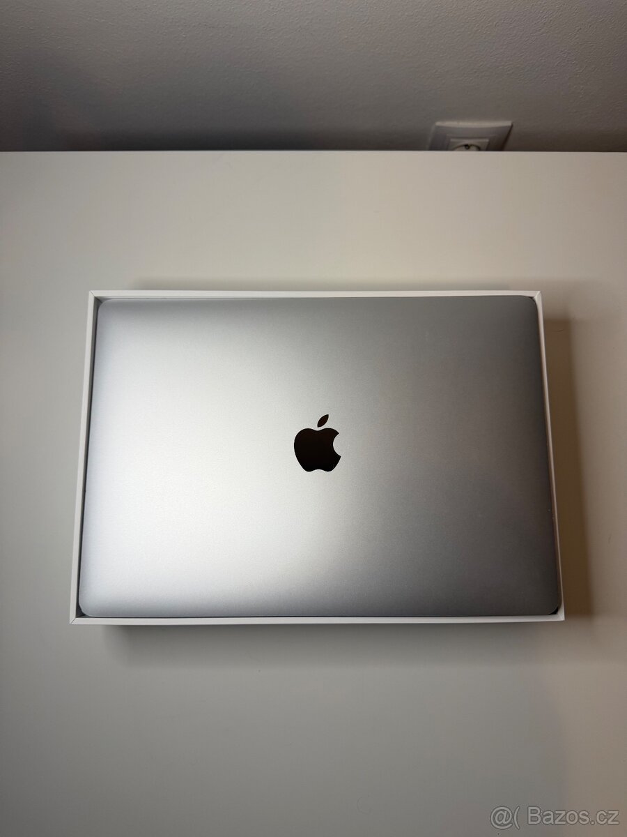MacBook Air 13" 2018 i5 / 8GB / 256GB - 2
