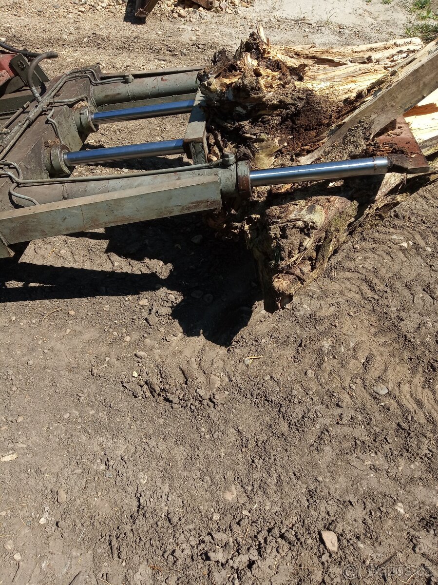 Štípačka dřeva k unc 060 - 2