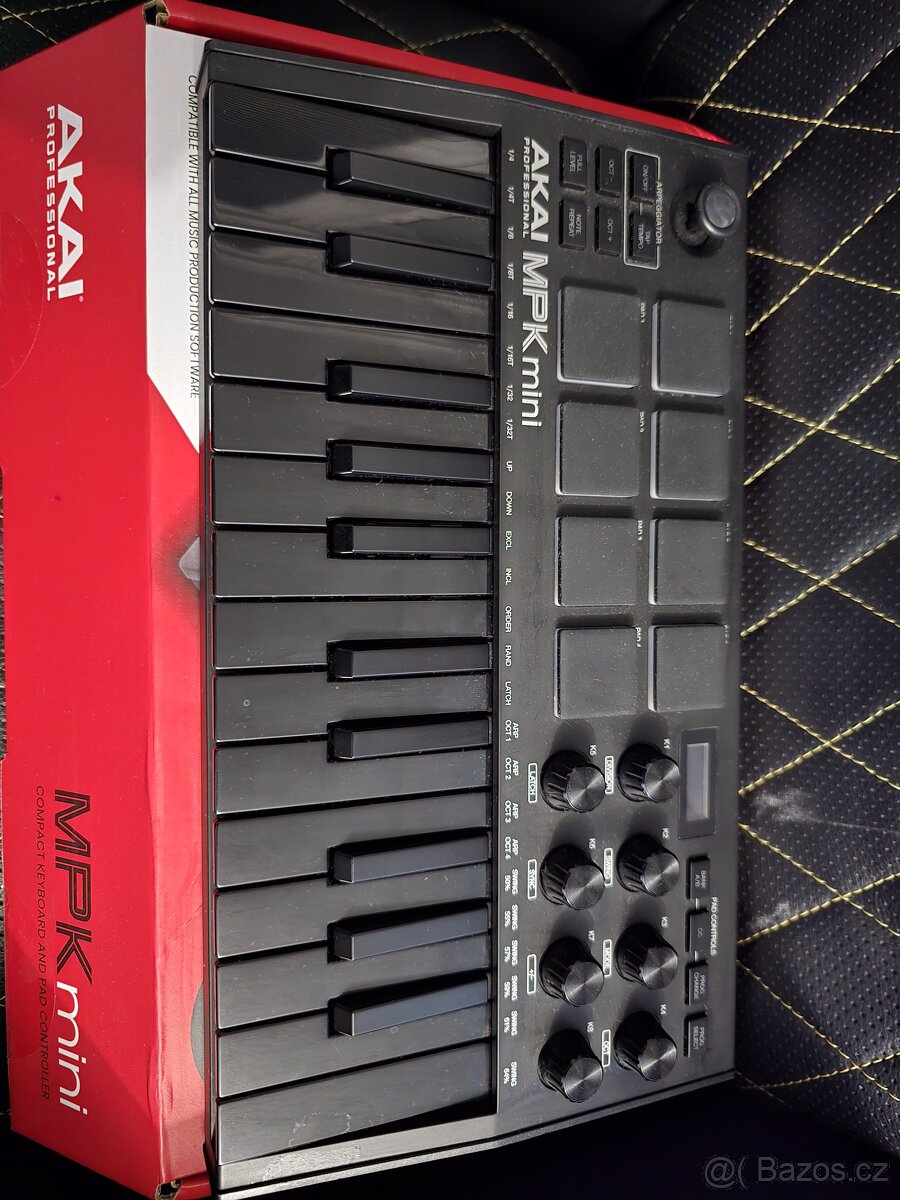 AKAI MPK mini a AKAI MIDImix Black Edition set - 2