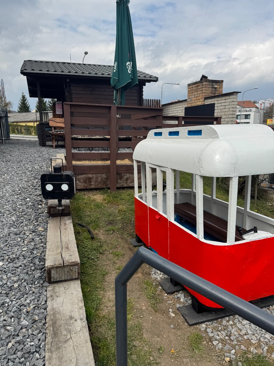 Obsluha stánku-servírka - 2