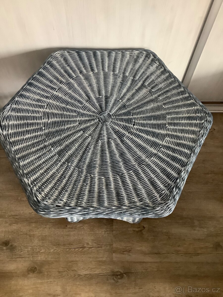 RATANOVÝ SOLITÉR - 2