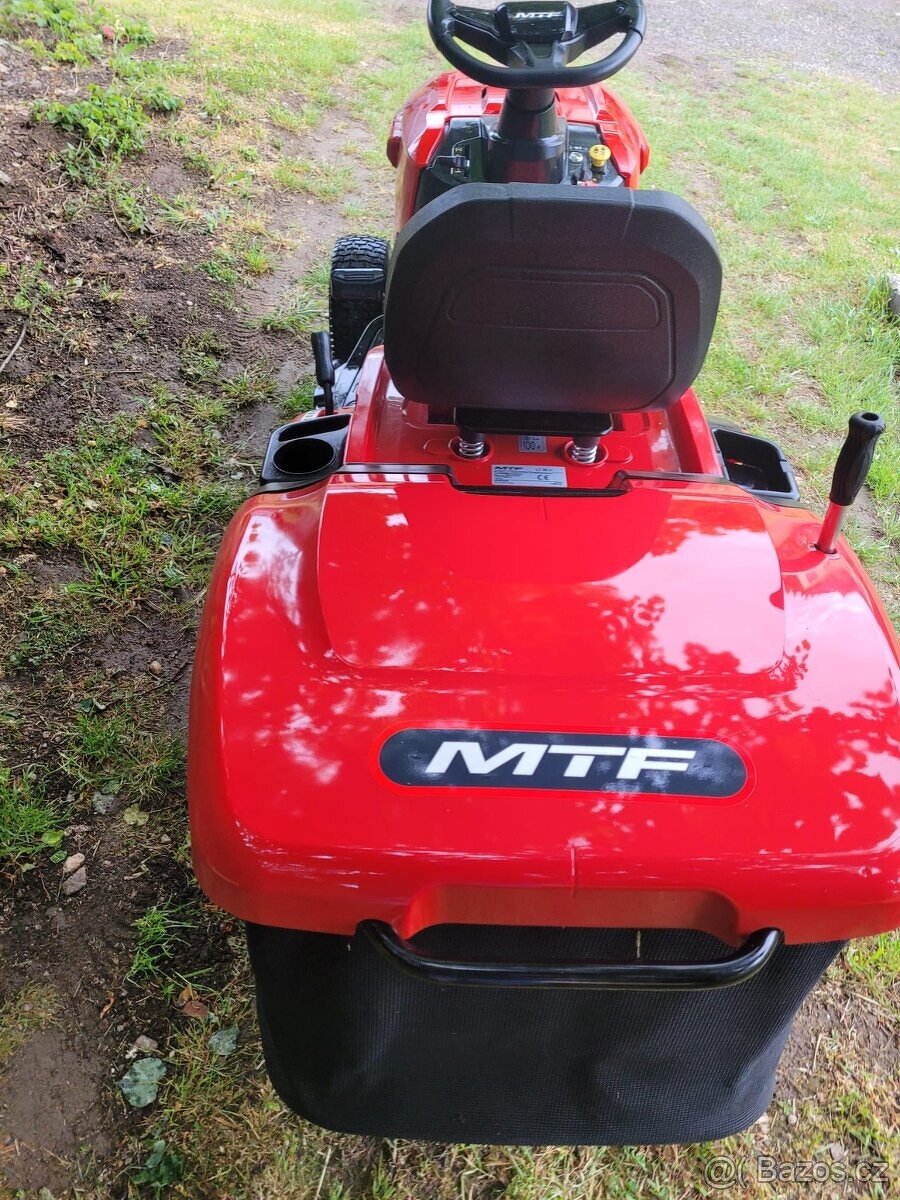 zahradní traktůrek - 2