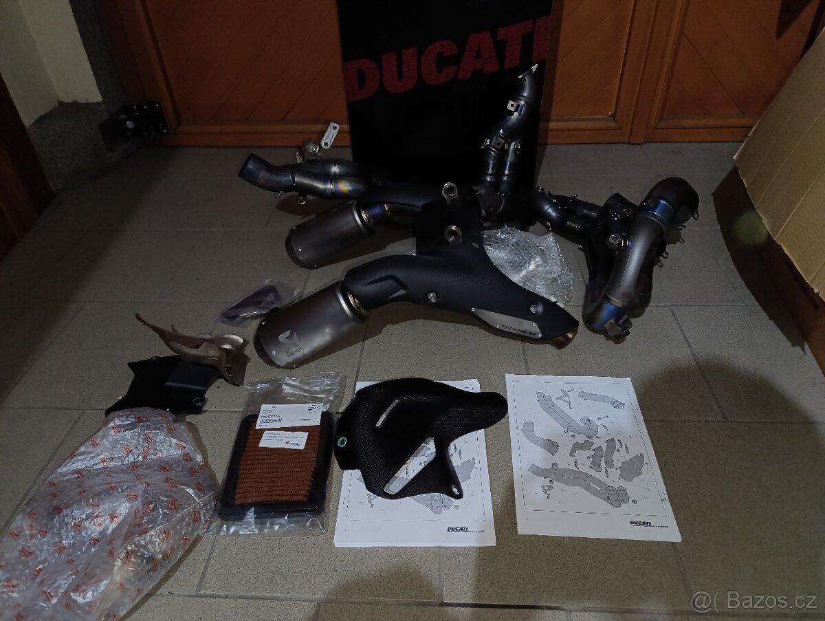 Panigale v4 akrapovic full - 2