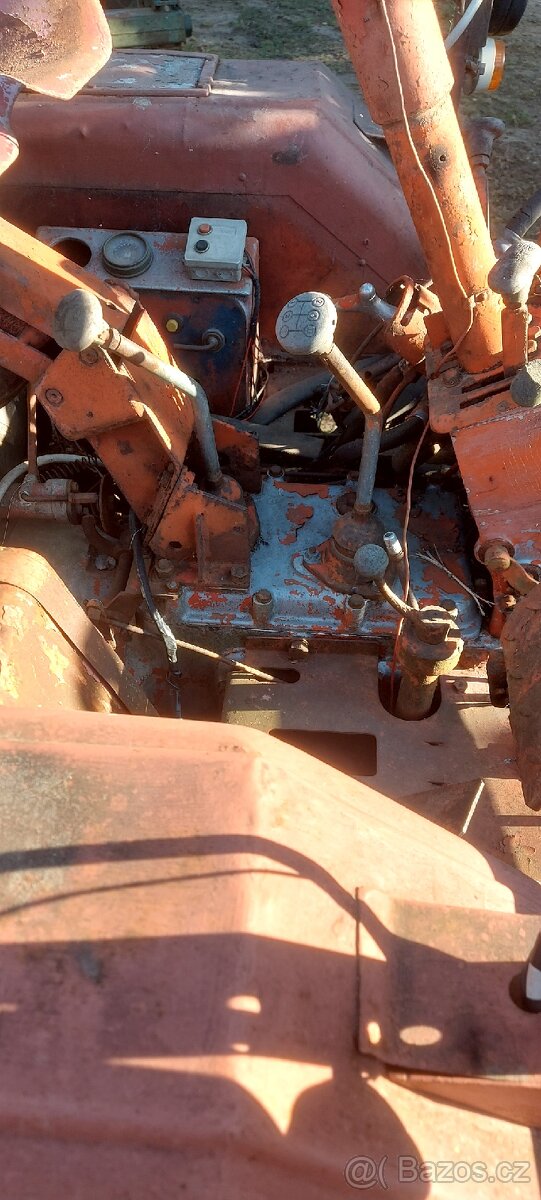 Traktor rs 09 první typ - 2
