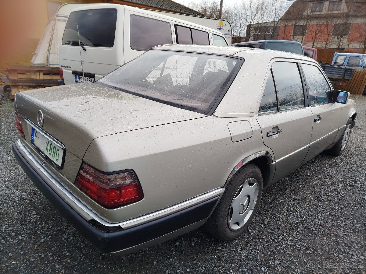 Mercedes E 250 D Automat - 2